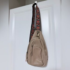 Anti Kraft Taupe Leather Crossbody Bag